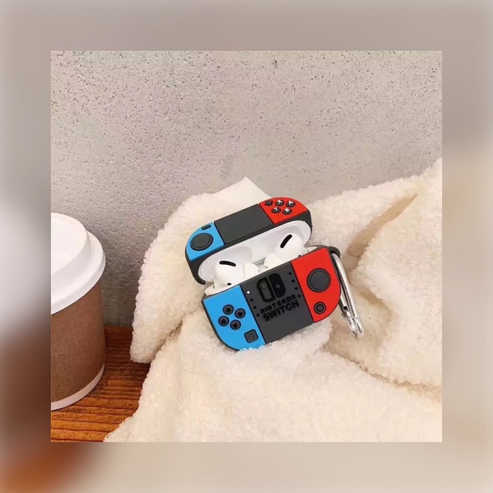 AIRPOD PRO SILICONE PROTECTIVE CASE W/KEYRING